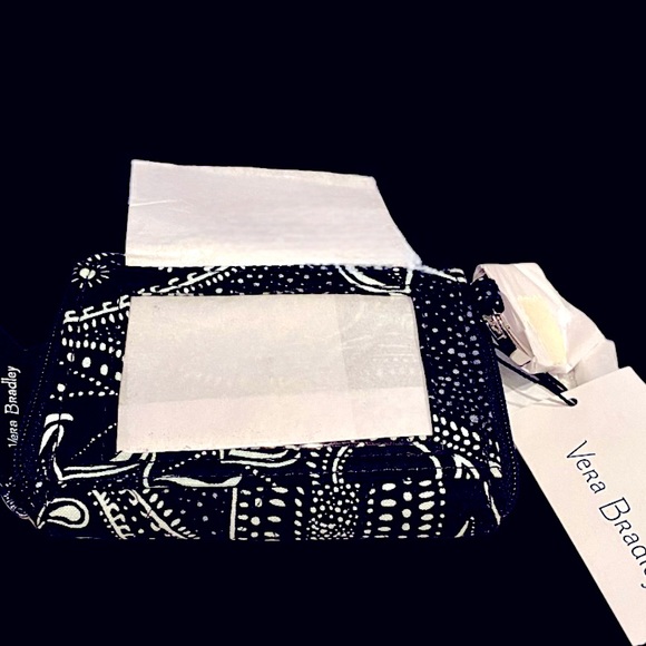 Vera Bradley RFID Zippered Wallet, NWT - Picture 6 of 12